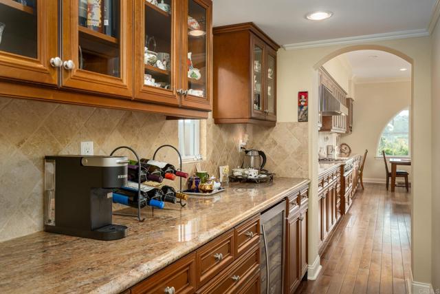 6767 Malachite Place, Carlsbad CA: https://media.crmls.org/mediaz/3e78ab7f-7f7e-4fa7-baff-5cbdba81d1a7.jpg