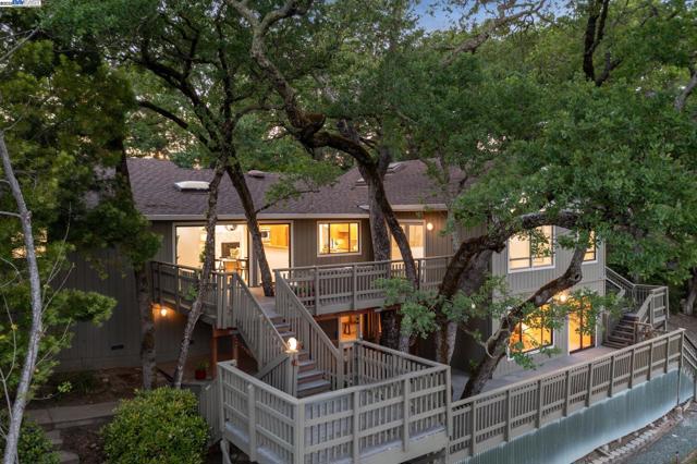 361 Castle Crest Rd, Alamo CA: https://media.crmls.org/mediaz/3e791474-7b74-42fd-a5ae-3c5ca770ba33.jpg