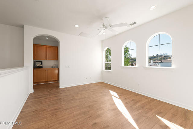 13290 Red Bird Court, Moorpark CA: https://media.crmls.org/mediaz/3e7a1912-e59f-467b-821d-639aec7a7ef6.jpg