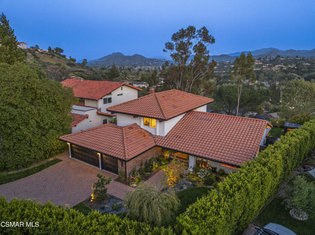 1630 Wicklow Court, Westlake Village CA: https://media.crmls.org/mediaz/3e7a308e-c1bb-484f-a4ee-f91441bd9dba.jpg