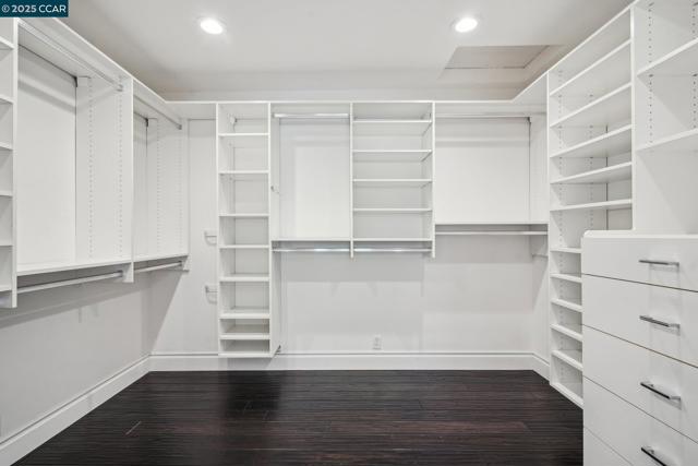12994 Hawkins Dr, San Ramon CA: https://media.crmls.org/mediaz/3e7b2431-8bf0-4b48-add8-1e8eb975ec20.jpg