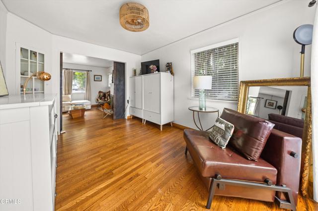 424 E Arrellaga Street, Santa Barbara CA: https://media.crmls.org/mediaz/3e7b2eb5-1016-440f-aa85-5cd695f5a0c6.jpg