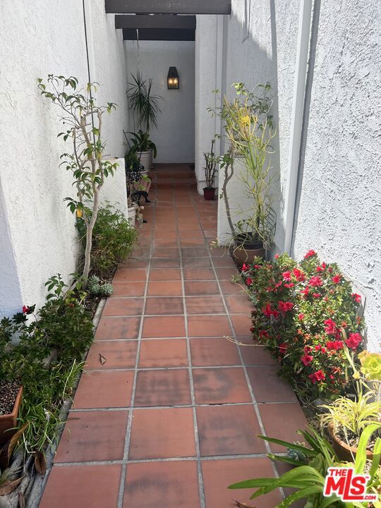 1629 Michael Lane, Pacific Palisades CA: https://media.crmls.org/mediaz/3e7b4ee2-7abf-4092-a551-f3cd6b543edc.jpg