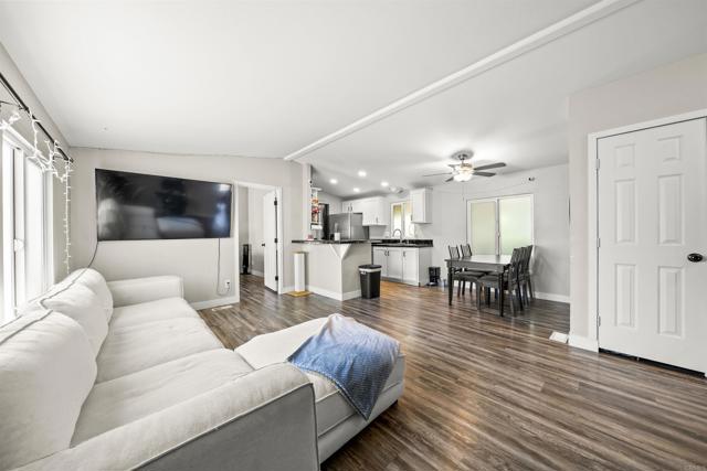 Detail Gallery Image 4 of 29 For 9902 Jamacha Bld Spc 81,  Spring Valley,  CA 91977 - 3 Beds | 1 Baths