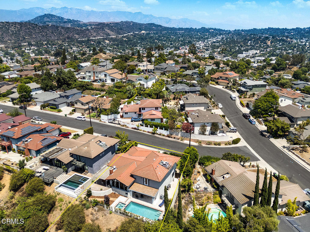 https://media.crmls.org/mediaz/3e7c240d-209c-4611-894c-06d7b697aa35.jpg?preset=X-Large