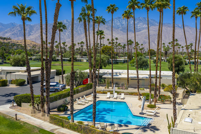172 Desert Lakes Drive, Palm Springs CA: https://media.crmls.org/mediaz/3e7cbb01-9f47-4144-9be4-7629ccba983d.jpg