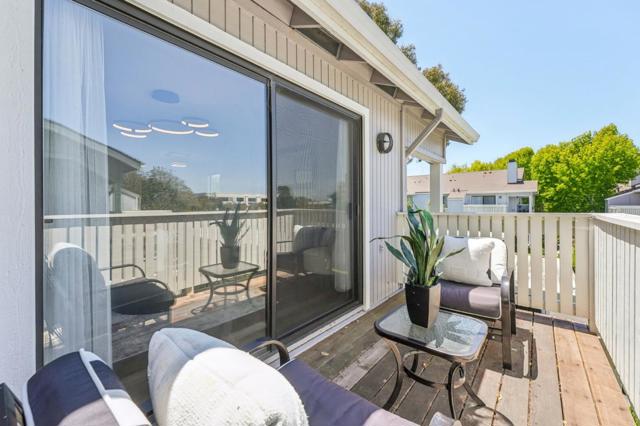 100 Schooner Court, Richmond CA: https://media.crmls.org/mediaz/3e7cbd4e-65bf-411c-99c9-ba2633a14bc9.jpg