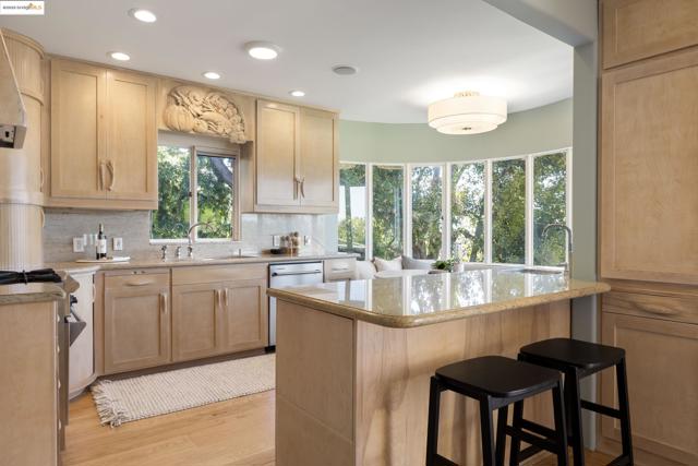 1971 Hoover Ave, Oakland CA: https://media.crmls.org/mediaz/3e7ccb00-1b71-4980-814b-9ff84a7fc069.jpg