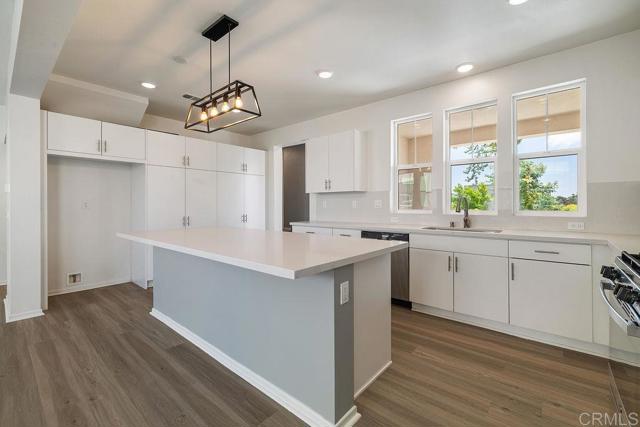 5241 Rockfish Lane, San Diego CA: https://media.crmls.org/mediaz/3e7d0353-787d-4064-986c-aa35da64c384.jpg
