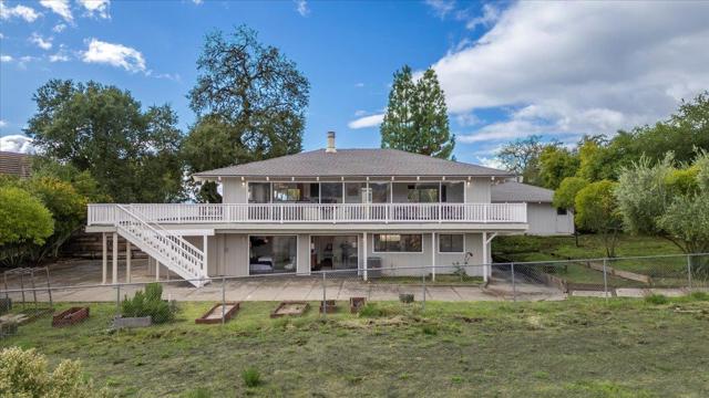 16280 Oak Canyon Drive, Morgan Hill CA: https://media.crmls.org/mediaz/3e7d5a05-4bad-4793-85b2-187f429d7609.jpg