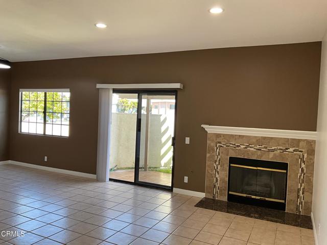 Detail Gallery Image 6 of 19 For 181 Courtyard Dr, Port Hueneme,  CA 93041 - 3 Beds | 2 Baths