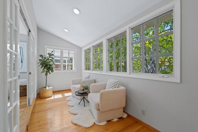 949 Wing Place, Stanford CA: https://media.crmls.org/mediaz/3e7e386b-d017-451e-8bdc-e83e3c61cf05.jpg