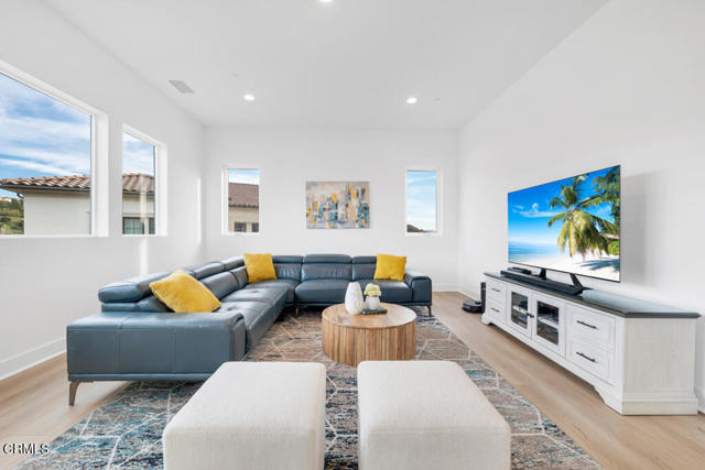 Detail Gallery Image 38 of 70 For 11944 N Red Hawk Ln, Porter Ranch,  CA 91326 - 5 Beds | 5 Baths