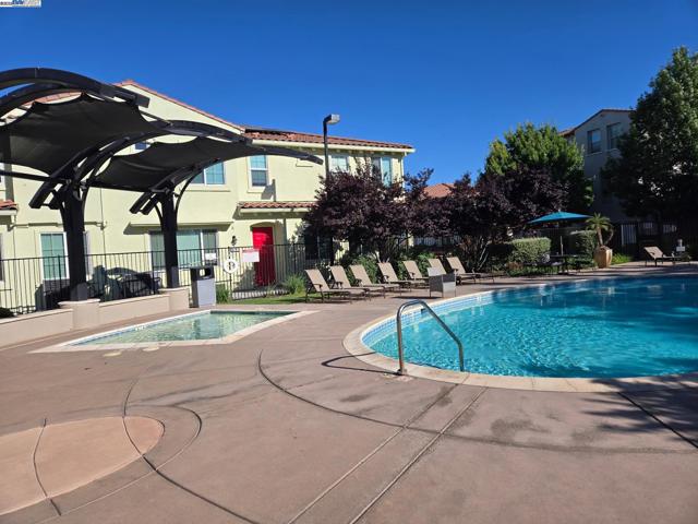 5301 E Commerce Way, Sacramento CA: https://media.crmls.org/mediaz/3e7ec5f7-1390-4fee-a312-da3a65c2cfe7.jpg