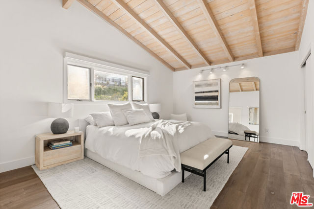 8247 Billowvista Drive, Playa del Rey CA: https://media.crmls.org/mediaz/3e7f343d-9855-46c1-aaca-fd44aa9e10f6.jpg
