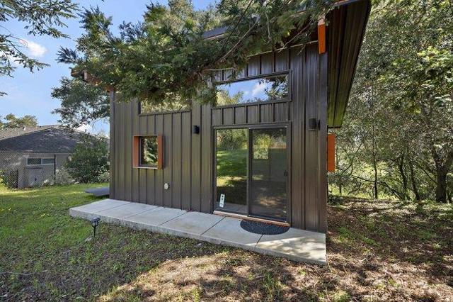 14835 Baranga Lane, Saratoga CA: https://media.crmls.org/mediaz/3e7f761f-1d87-4c23-9083-070e8d55939e.jpg