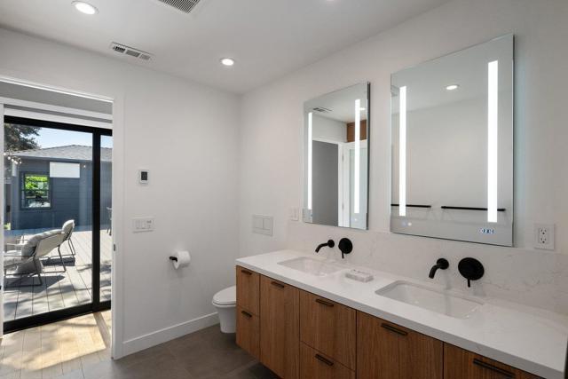 137 30th Avenue, San Mateo CA: https://media.crmls.org/mediaz/3e800522-51d7-4487-a571-c25c498719af.jpg