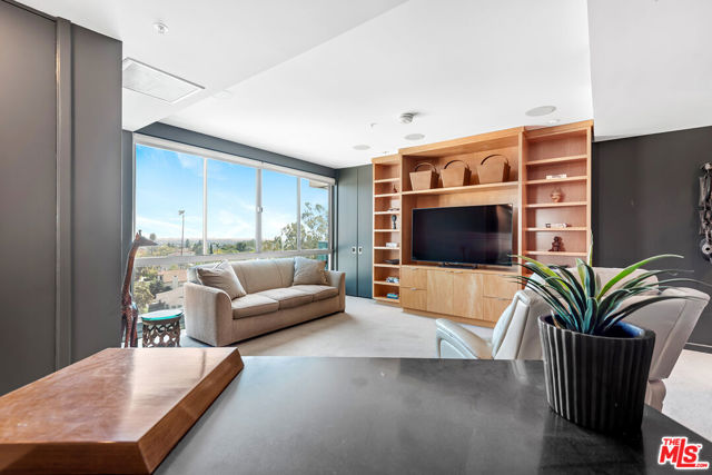 10490 Wilshire Boulevard, Los Angeles CA: https://media.crmls.org/mediaz/3e803434-9032-4a87-8cec-55cf688902a3.jpg