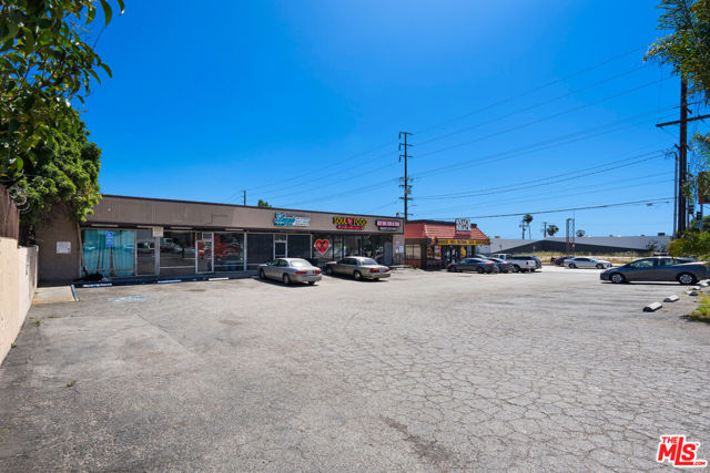 1756 W El Segundo Boulevard, Gardena CA: https://media.crmls.org/mediaz/3e807c1f-520c-47a2-b78c-61860c2545e3.jpg