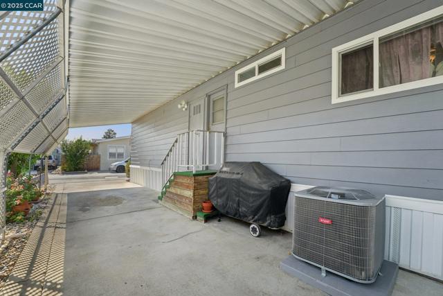 327 La Vina, Pacheco CA: https://media.crmls.org/mediaz/3e808b5e-5346-4ab3-89e7-35d0ea64eb39.jpg