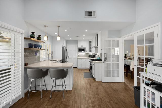 2452 N Teakwood Avenue, Rialto CA: https://media.crmls.org/mediaz/3e809cc6-50bb-4c03-95f8-9ebb3c6a1508.jpg