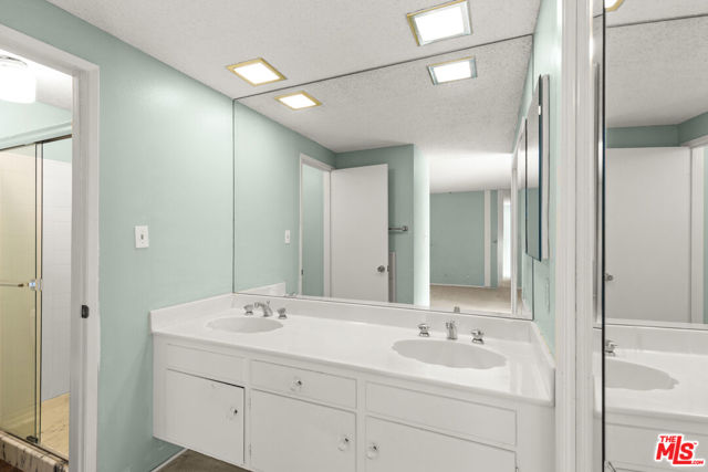 1379 Acapulco Avenue, Simi Valley CA: https://media.crmls.org/mediaz/3e80ac1a-31d6-4930-9d5a-a8787748da5f.jpg