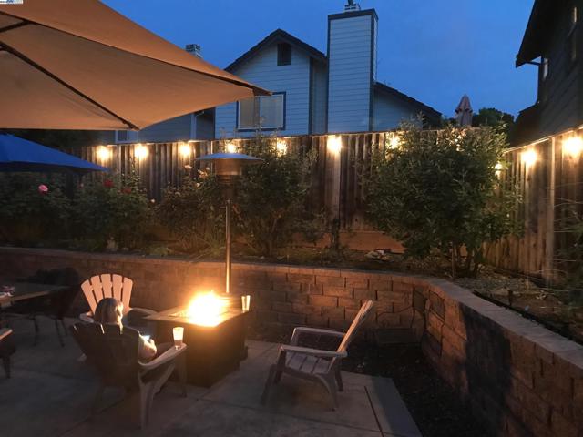 2864 El Capitan Dr, Pleasanton CA: https://media.crmls.org/mediaz/3e80da44-d1a5-469d-a2f1-c96e0c9ca7f7.jpg