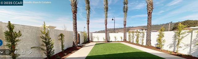 Image 26 of 30 For 18271 Corte Agustin