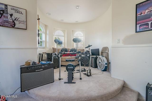 4260 Crabapple Court, Moorpark CA: https://media.crmls.org/mediaz/3e817dd0-4c09-48e9-8282-116abaf0fe11.jpg