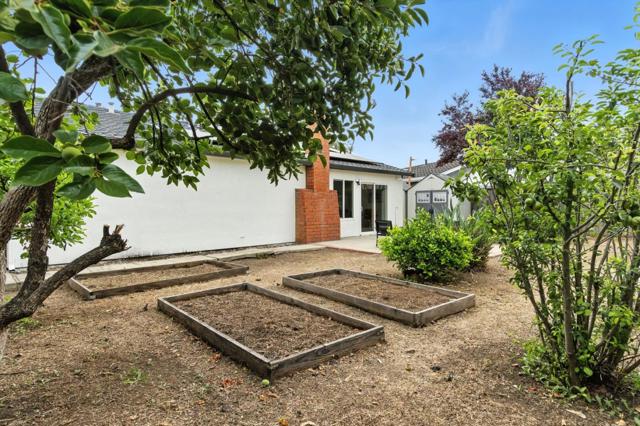 2436 Renfield Way, San Jose CA: https://media.crmls.org/mediaz/3e82edd6-6011-4b52-a19c-bbf75005ab16.jpg
