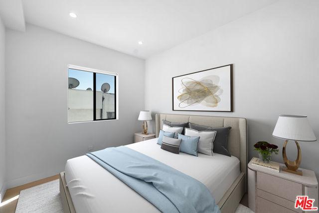 733 N Gramercy Place, Los Angeles CA: https://media.crmls.org/mediaz/3e833a54-2161-4287-865a-d5f4d15fbb88.jpg