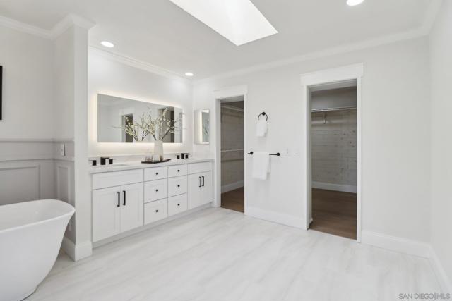 4367 Summit Dr, La Mesa CA: https://media.crmls.org/mediaz/3e837a55-dca4-4785-a1ab-7d46504b5807.jpg