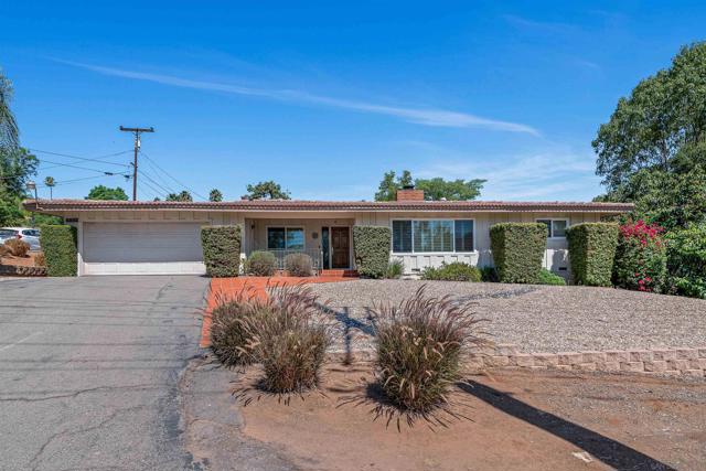 530 E 17th Ave, Escondido CA: https://media.crmls.org/mediaz/3e83ac47-b656-4bec-ad97-f49e1df127e2.jpg