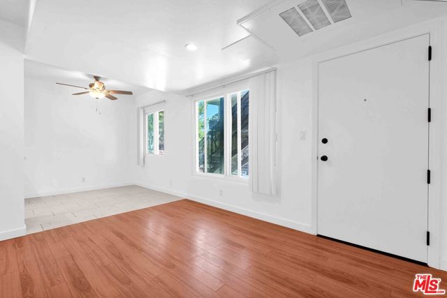 10235 S 10th Avenue, Inglewood CA: https://media.crmls.org/mediaz/3e83ebd8-e29b-47fe-ae58-8864ec687c29.jpg
