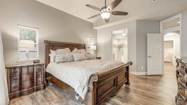2352 Rock Crest Gln, Escondido CA: https://media.crmls.org/mediaz/3e85398b-f2fb-44b8-8340-d64e283e2084.jpg