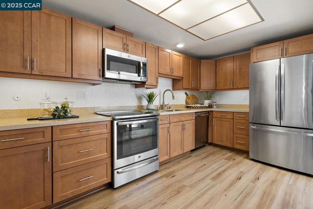 1501 Oakmont, Walnut Creek CA: https://media.crmls.org/mediaz/3e85d55d-9f71-4cd9-b78f-df1fe579dced.jpg