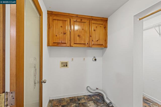 3505 Euclid Ave, Concord CA: https://media.crmls.org/mediaz/3e85fea1-f1eb-4137-a3e3-71abe5752d2f.jpg
