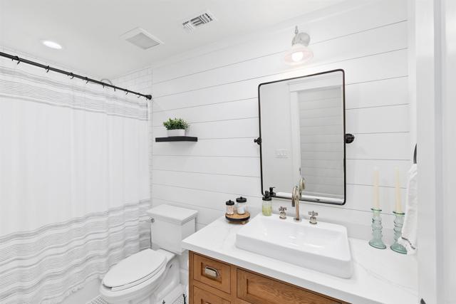 2103 Loquat Place, Oceanside CA: https://media.crmls.org/mediaz/3e8685dd-267c-4247-8eb9-f77ea77f8bcb.jpg
