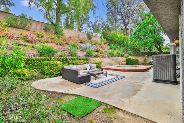29153 Oakpath Drive, Agoura Hills CA: https://media.crmls.org/mediaz/3e86d989-1e3c-4f20-9f8c-fd92a8d38956.jpg