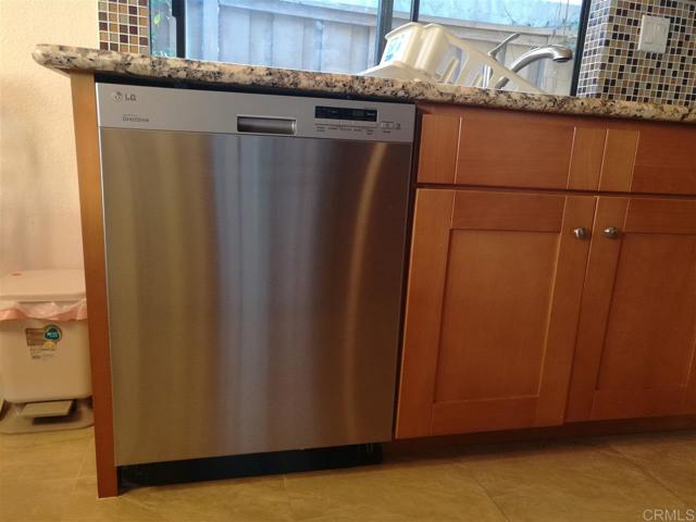 4251 Sturgeon Ct, San Diego CA: https://media.crmls.org/mediaz/3e87a923-f73d-4bd4-aa12-d243c5744b71.jpg