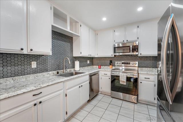 6747 Friars Rd, San Diego CA: https://media.crmls.org/mediaz/3e87c87b-d419-449e-be48-bfc7144c4a4b.jpg