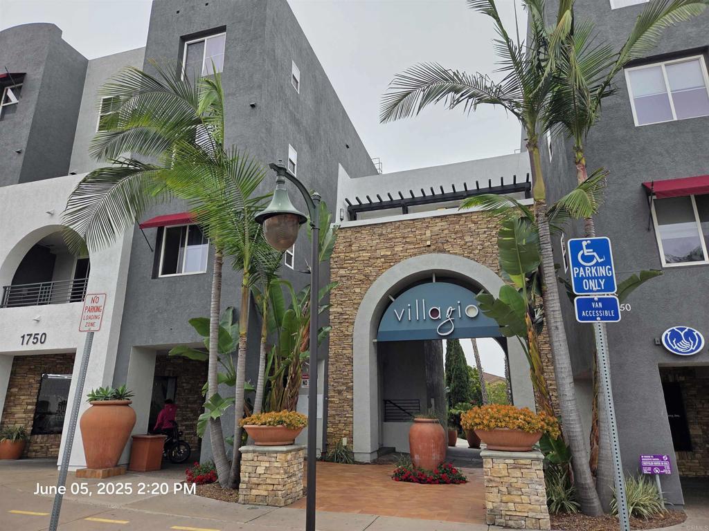 1760 E PALOMAR Street #111