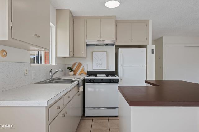 Detail Gallery Image 17 of 29 For 220 Frances St, Ventura,  CA 93003 - 3 Beds | 2 Baths