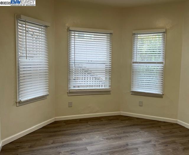 1317 83Rd Ave, Oakland CA: https://media.crmls.org/mediaz/3e8845ee-034e-4e99-8484-31542e12c7bb.jpg
