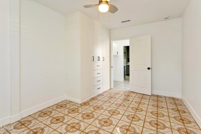 1121 La Puerta Street, Los Angeles CA: https://media.crmls.org/mediaz/3e885e31-7a70-4788-9ff9-337fa2131021.jpg