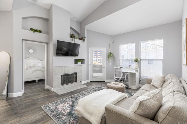 Detail Gallery Image 5 of 27 For 7577 Hazard Center Dr, San Diego,  CA 92108 - 2 Beds | 2 Baths