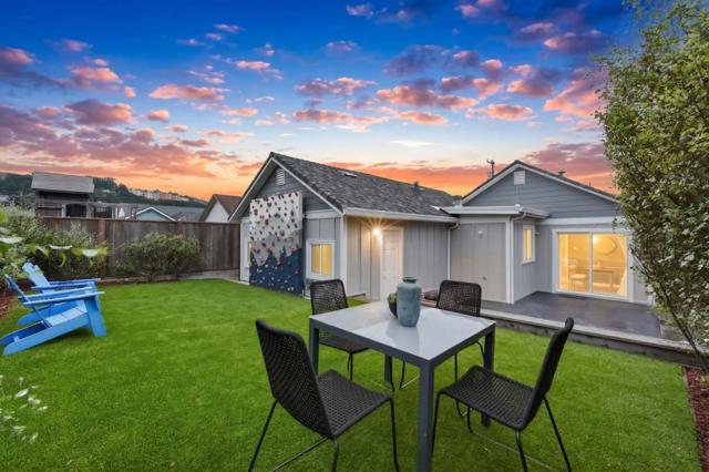 71 Salada Avenue, Pacifica CA: https://media.crmls.org/mediaz/3e88bab0-256c-4d14-a9e3-6b22c64e5fa1.jpg