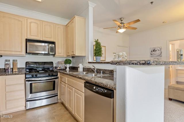 Detail Gallery Image 10 of 51 For 300 N El Molino Ave #319,  Pasadena,  CA 91101 - 2 Beds | 2 Baths