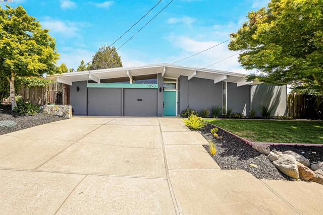 5893 Highwood Rd, Castro Valley CA: https://media.crmls.org/mediaz/3e89c332-97a0-4c87-92fd-3564f132b46b.jpg