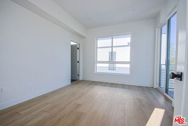 Image 40 of 74 For 6401 Odessa Avenue